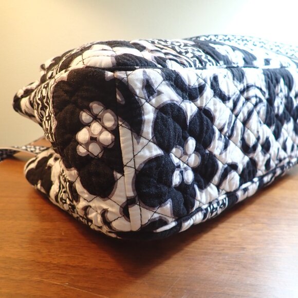 Vera Bradley Bag Tote Black White and Light Purple detail - Picture 6 of 14